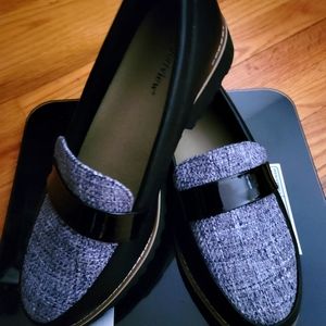 Women's shoes. Sz 9ww Never worn